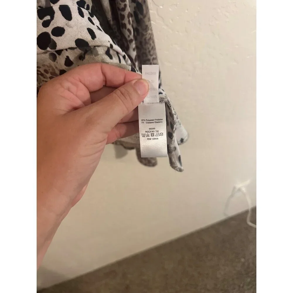 Y Venus V Neck Classy Leopard Animal Print Bell Sleeved Blouse - Picture 3 of 9